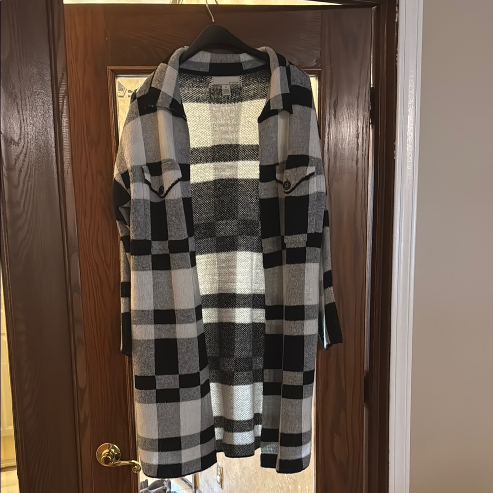 Black and White Plaid Long Cardigan